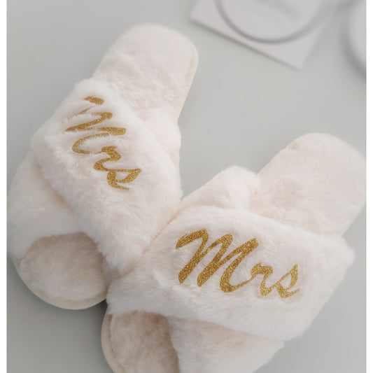 Personalised fluffy slippers (criss-cross)- Beige