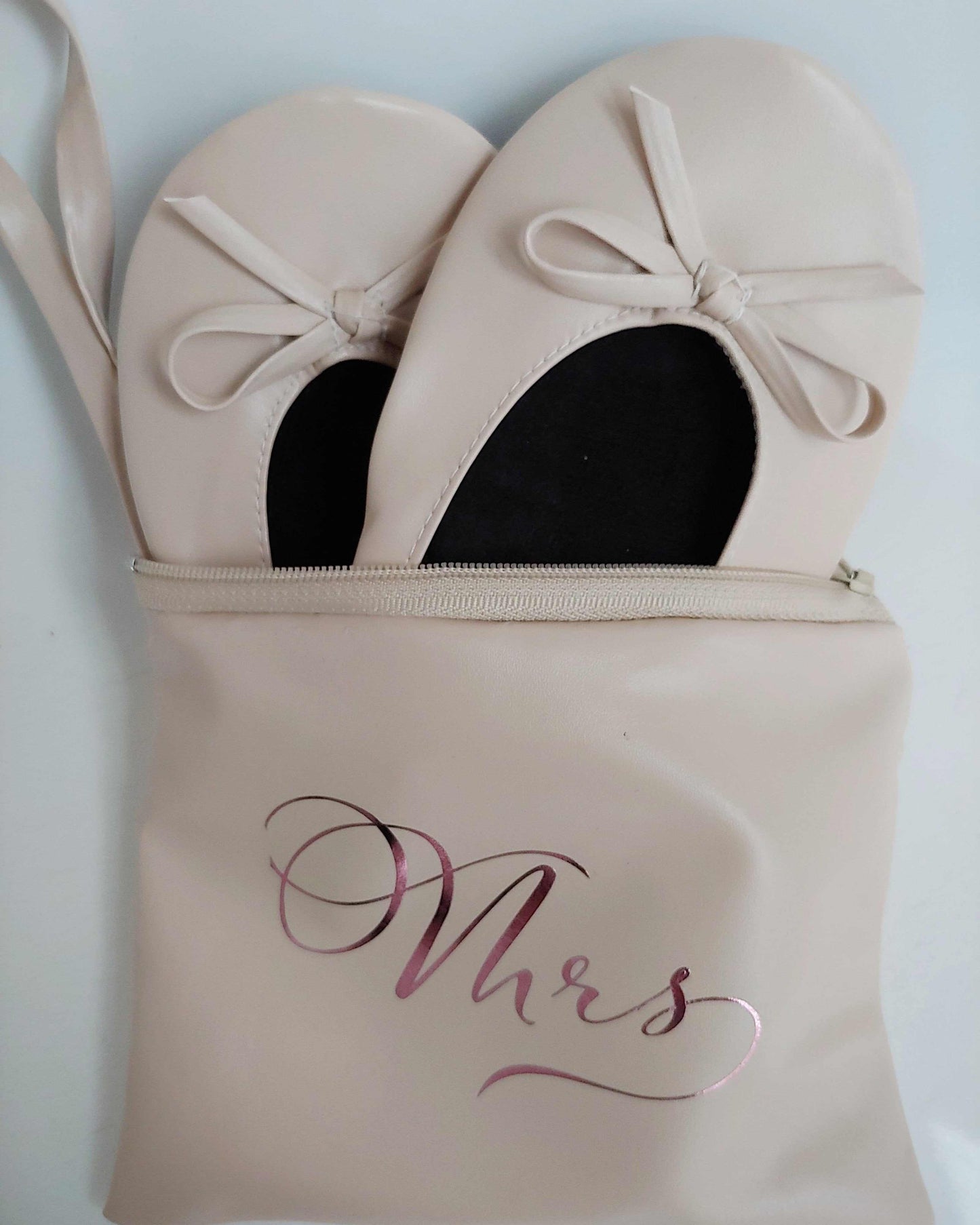 Bridal pumps in personalised pouch Smooches Bridal