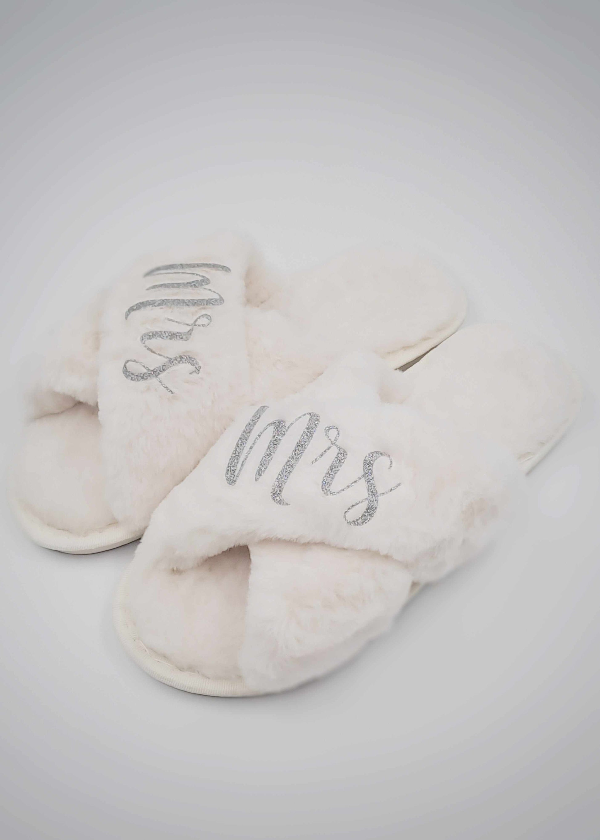 Personalised fluffy slippers (criss-cross)- Ivory – Smooches